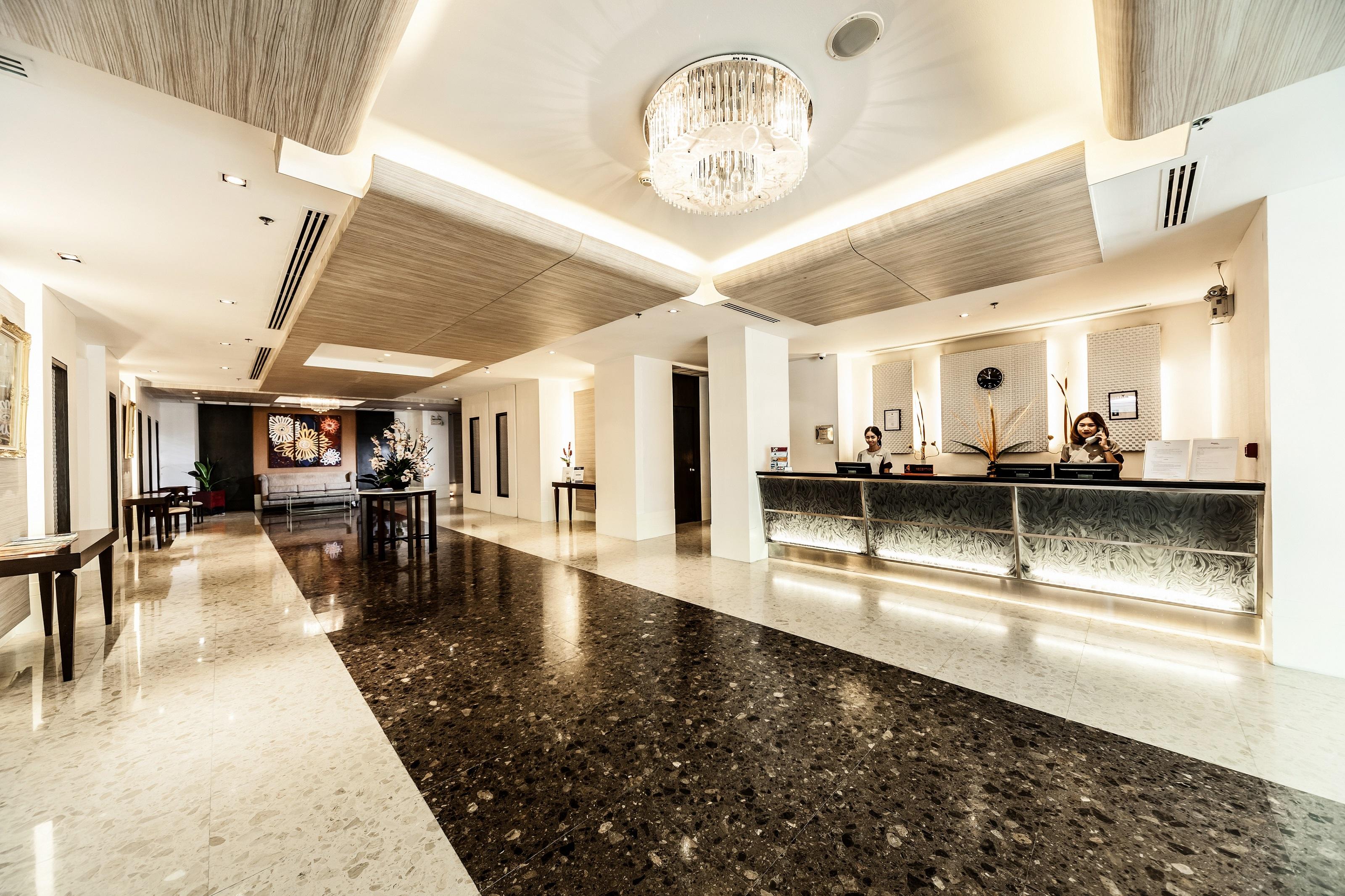 Adelphi Grande Sukhumvit Hotel Bangkok Exterior photo