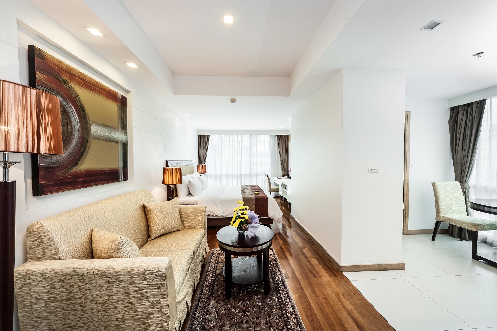 Adelphi Grande Sukhumvit Hotel Bangkok Exterior photo