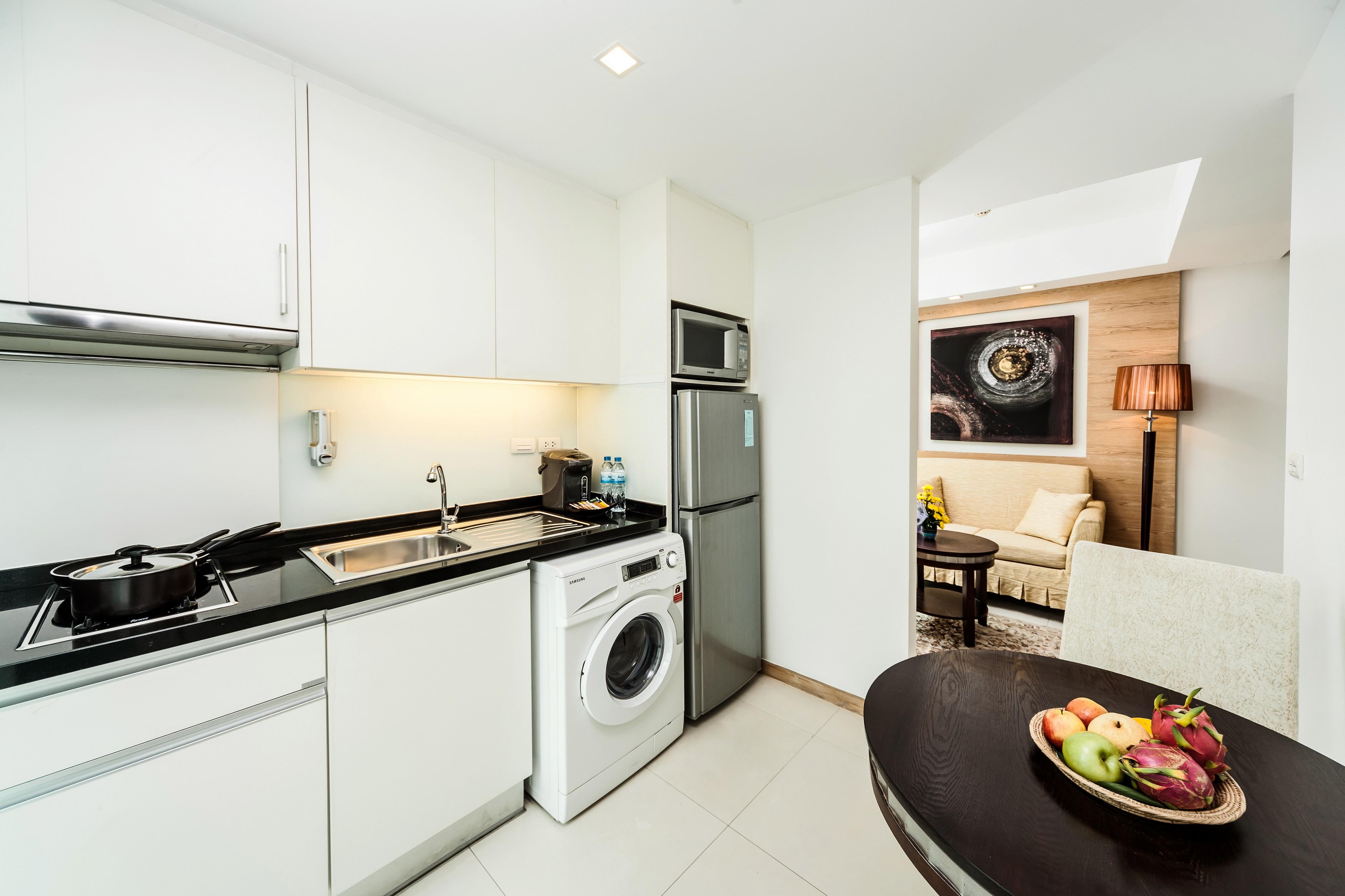 Adelphi Grande Sukhumvit Hotel Bangkok Exterior photo