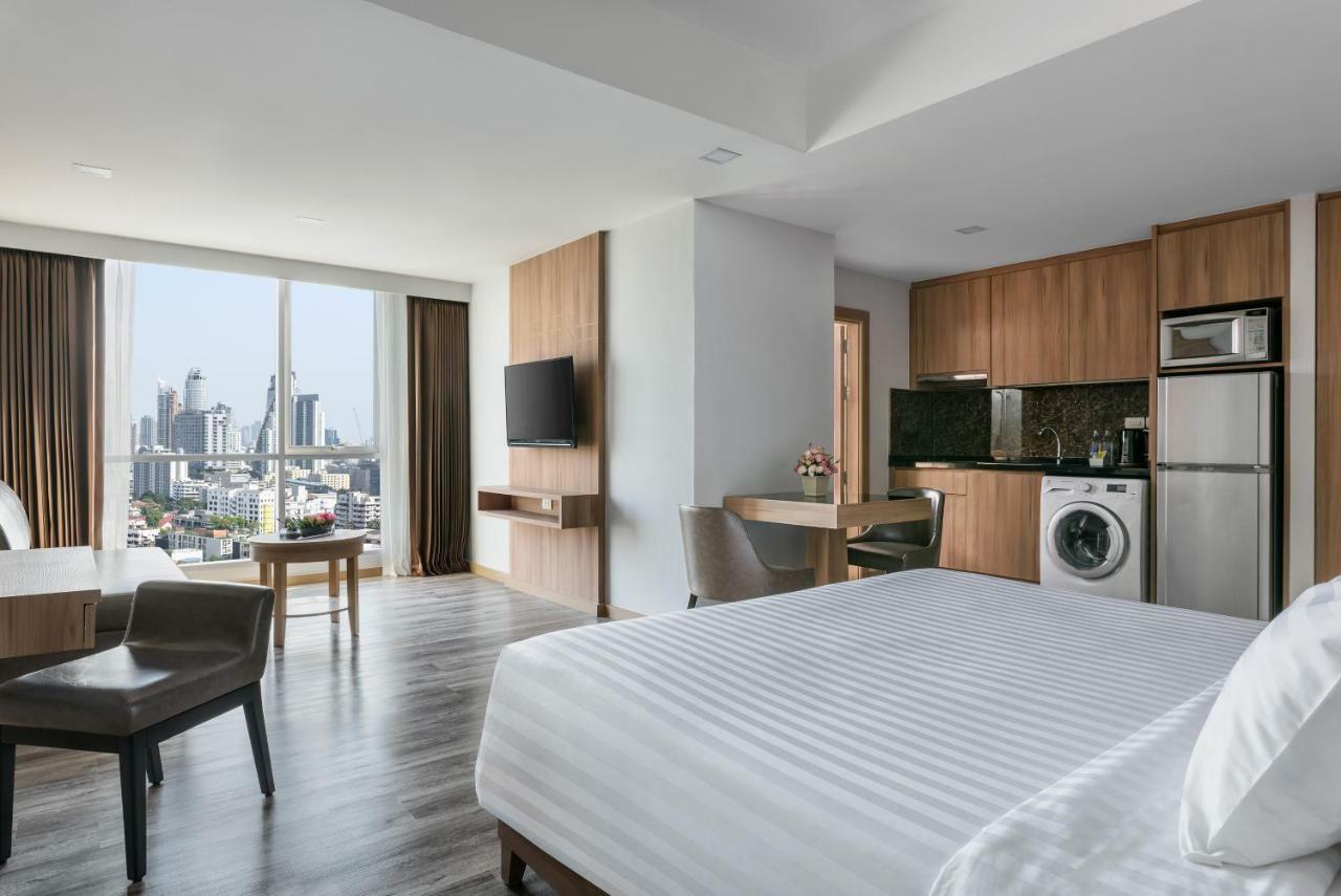 Adelphi Grande Sukhumvit Hotel Bangkok Exterior photo