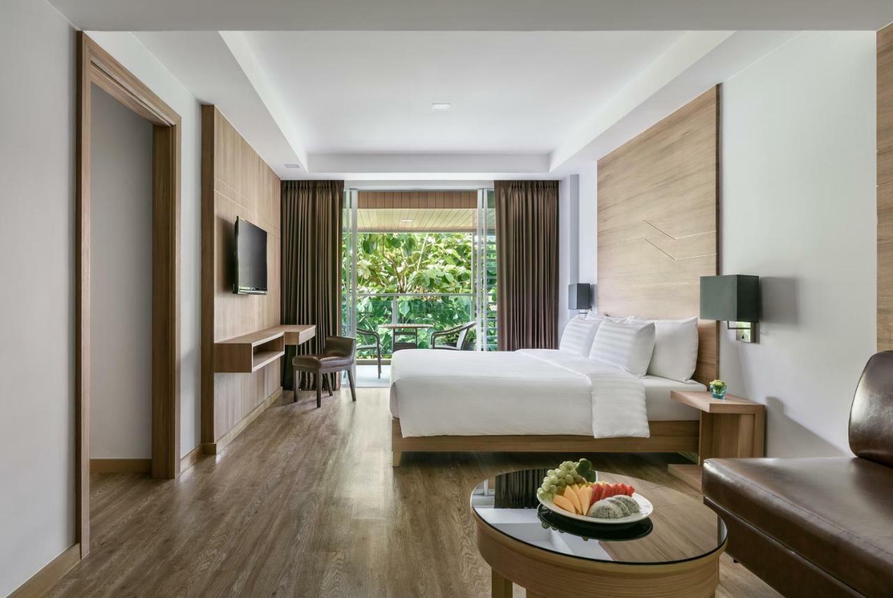 Adelphi Grande Sukhumvit Hotel Bangkok Exterior photo