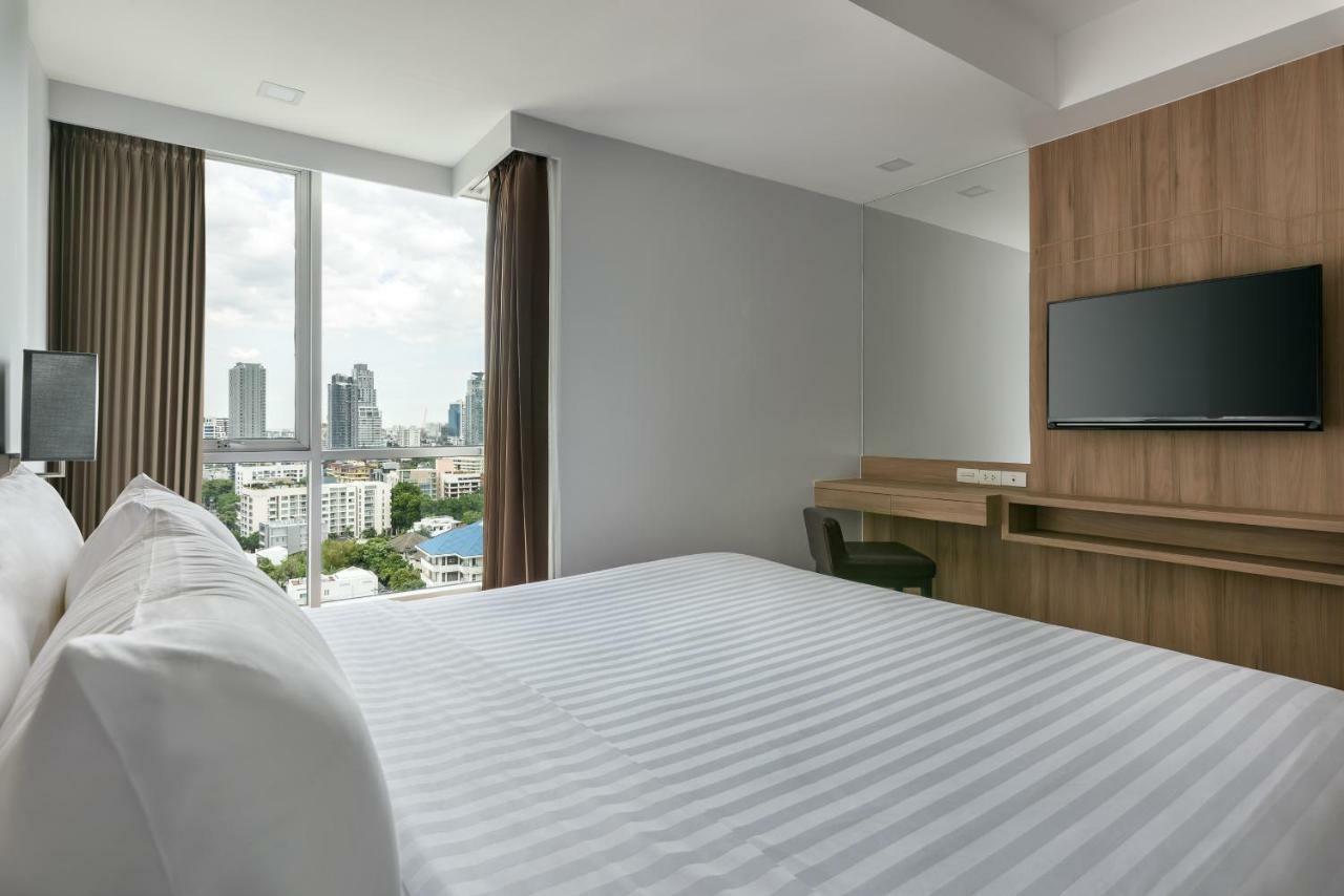 Adelphi Grande Sukhumvit Hotel Bangkok Exterior photo